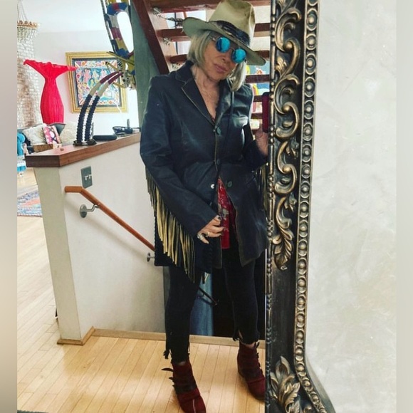 Yep, I make hats for this rock star (Linda Perry) at Wednesday’s Child Studio. - Picture 3 of 17